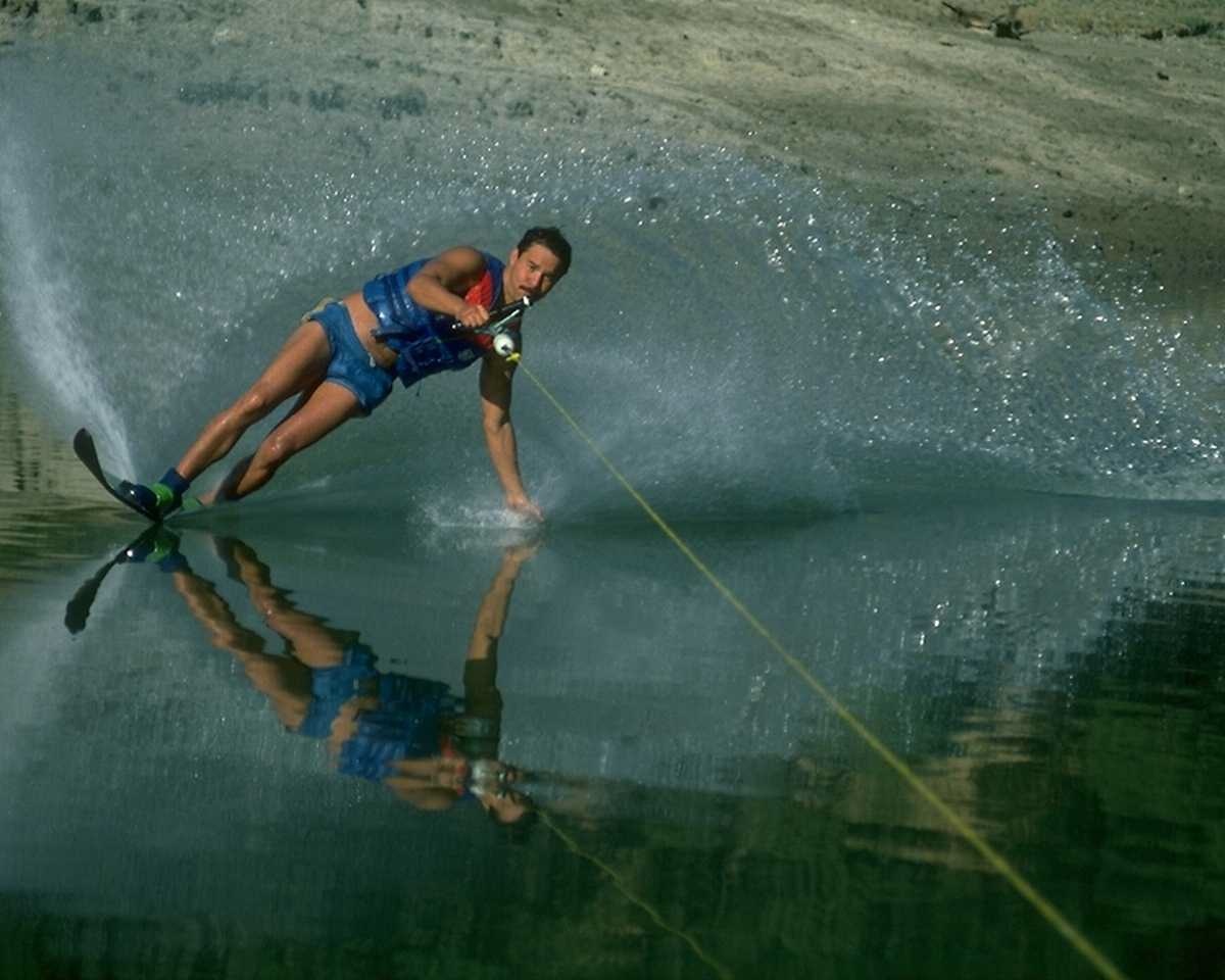 man water skiing